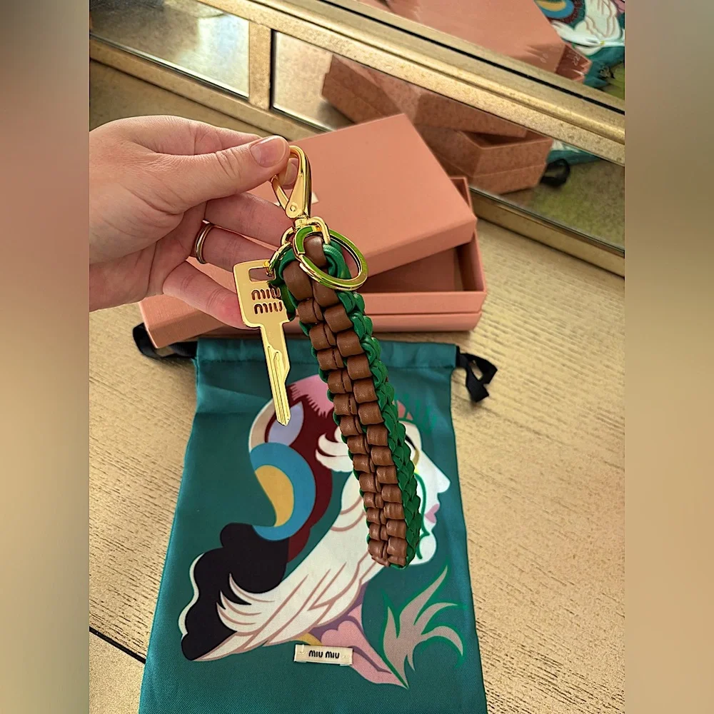 Miu Miu Leather Keychain Trick in Cognac/Mango Braided With Snap-Hook Logo - Picture 4 of 15